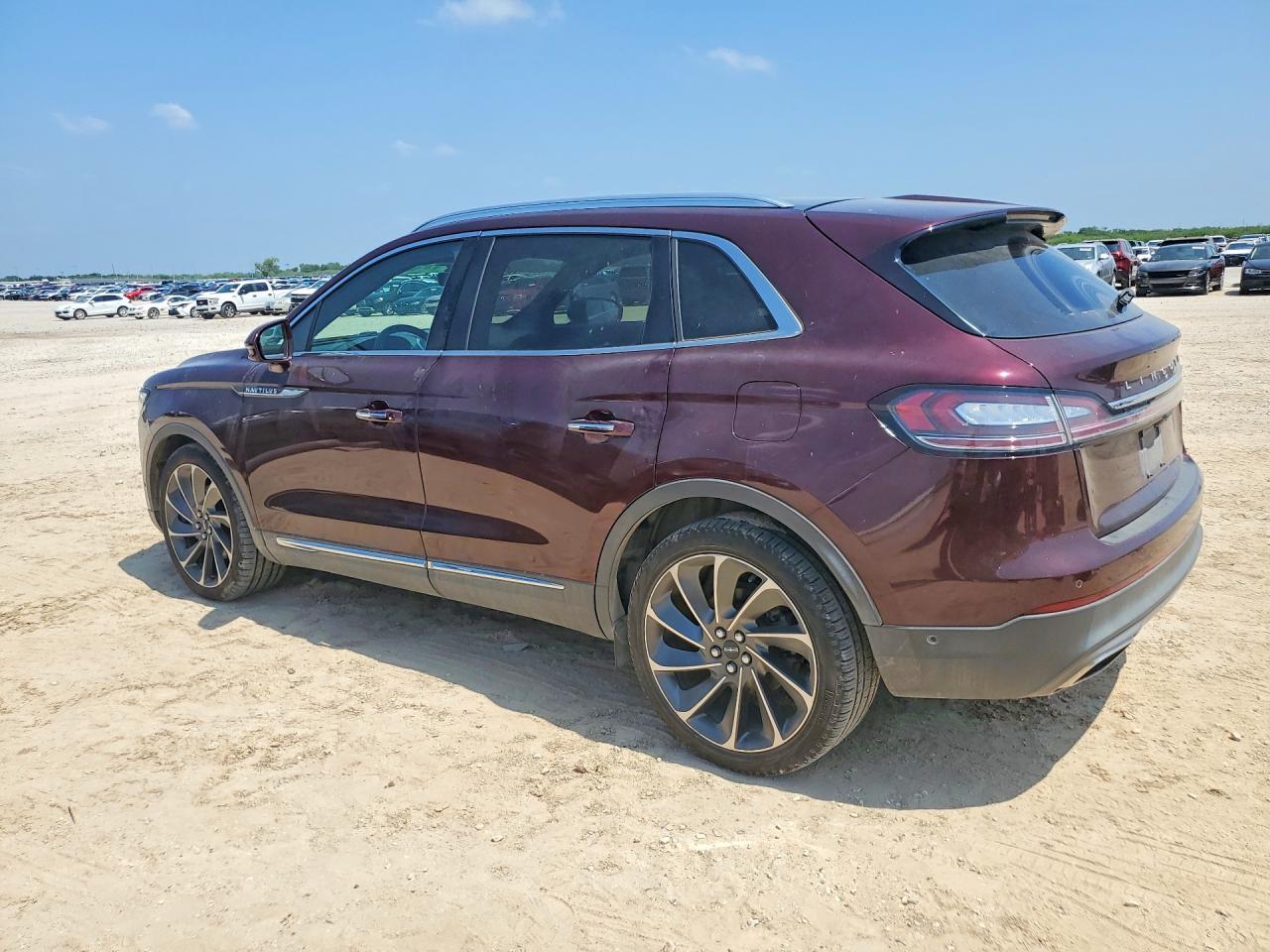 2019 Lincoln Nautilus - Фото 2