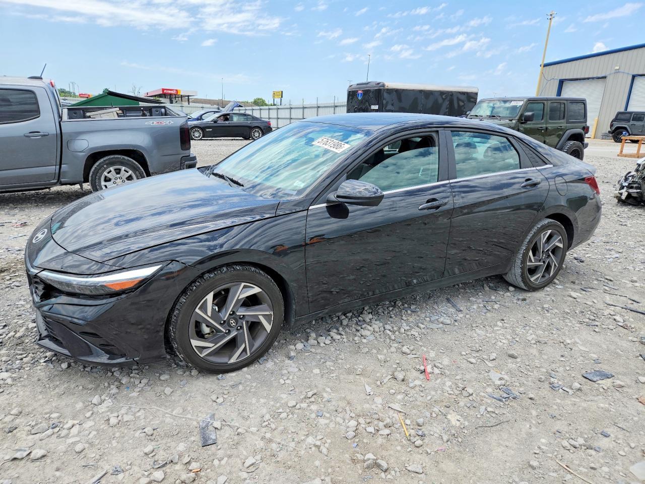 2025 Hyundai Elantra Sel