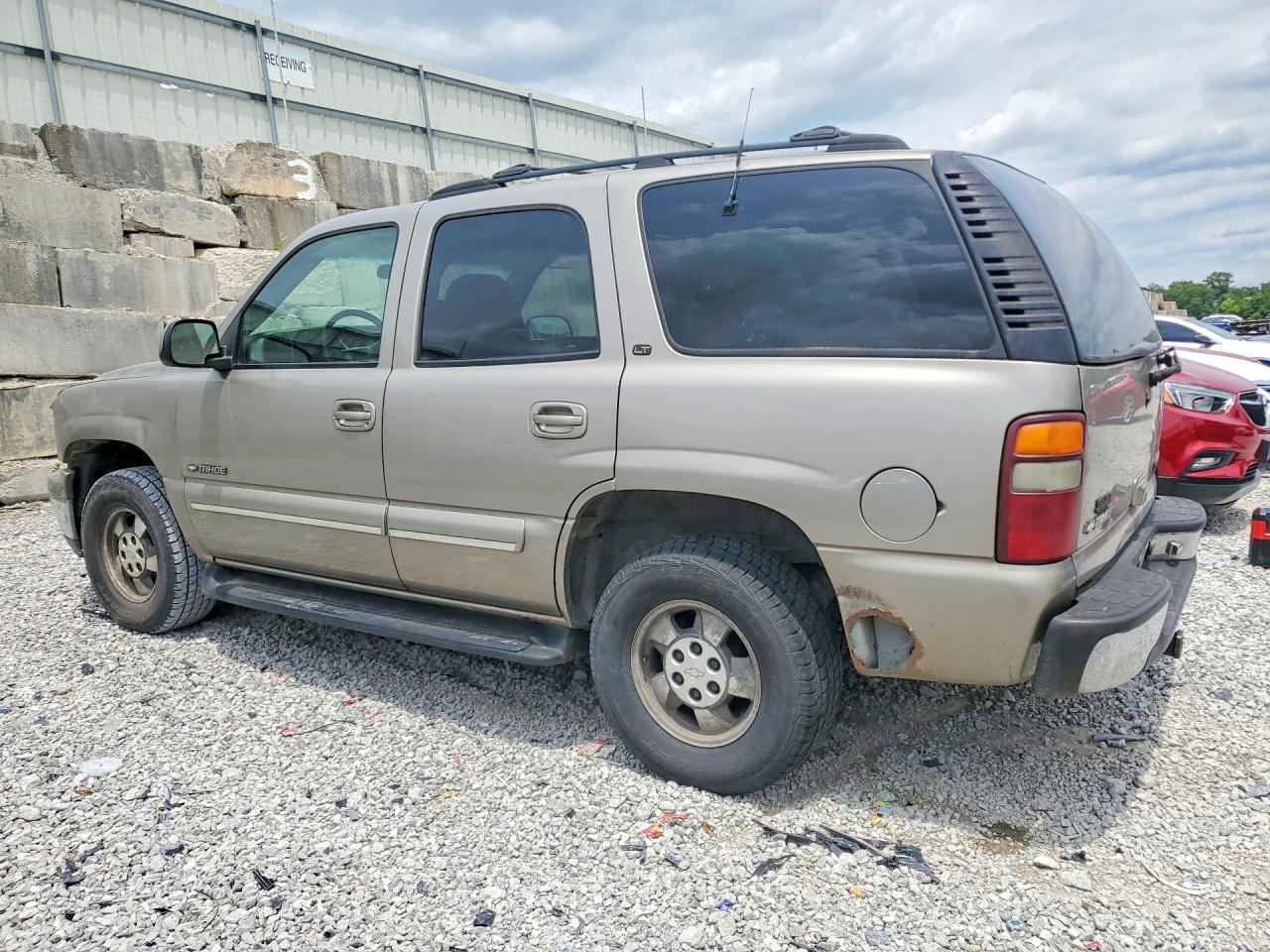 2001 Chevrolet Tahoe K1500 - Фото 2