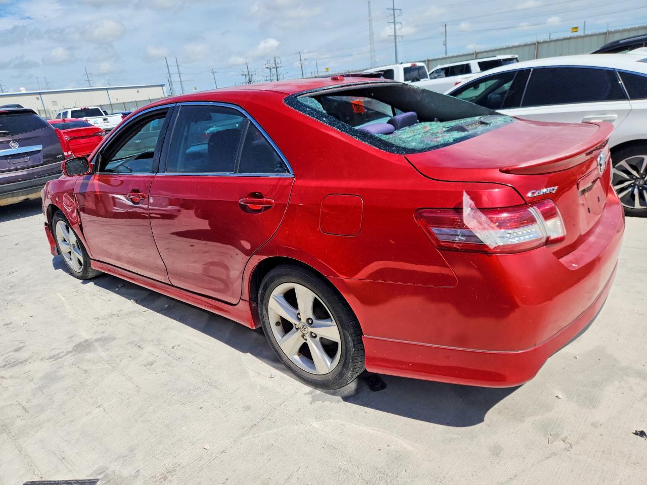 2010 Toyota Camry Se - Image 2