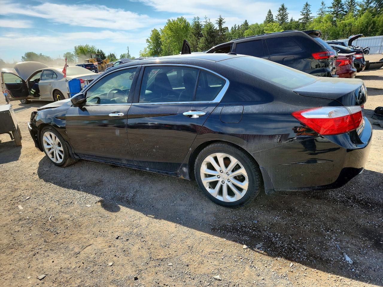 2014 Honda Accord Touring - Image 2