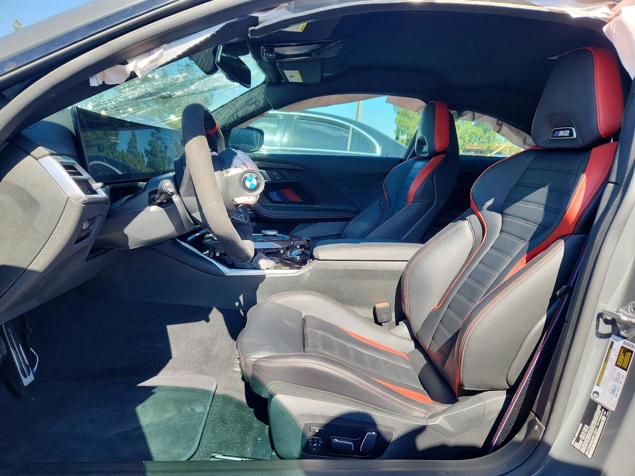 2025 BMW M2 - Фото 7