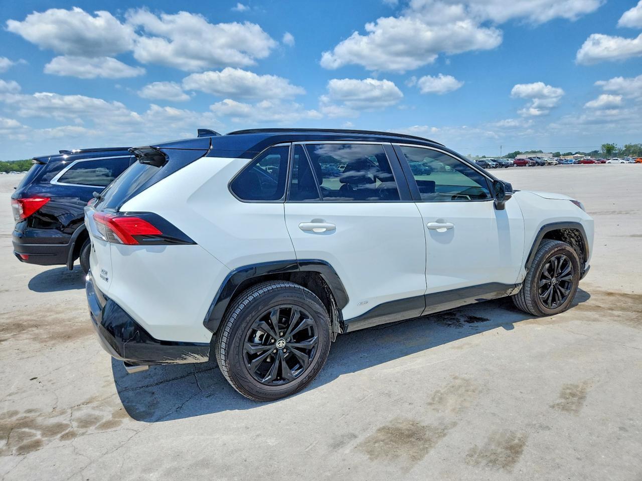 2024 Toyota Rav4 Xse - Image 3
