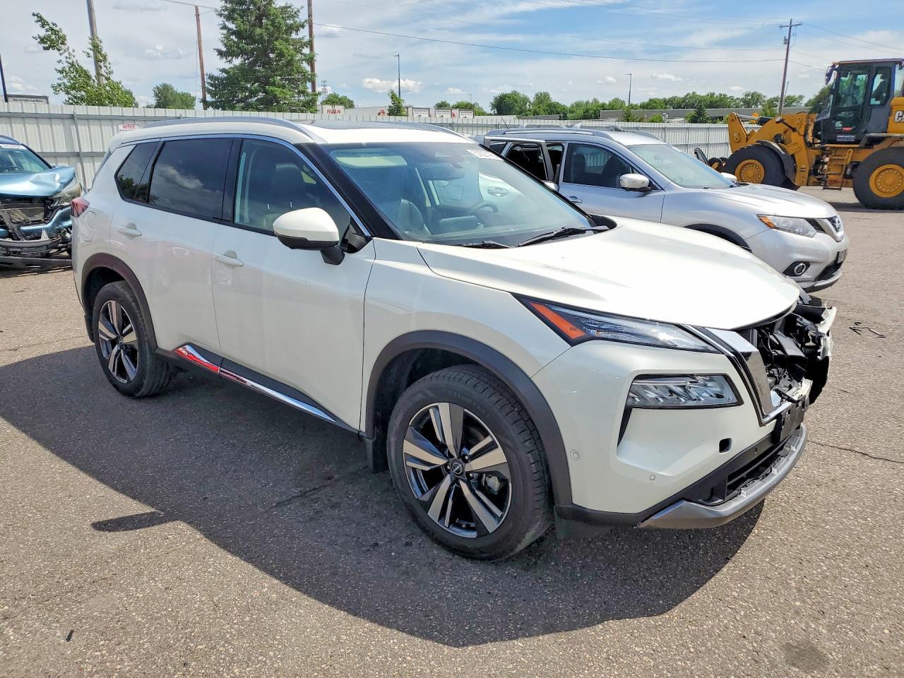 2023 Nissan Rogue Sl - Image 4