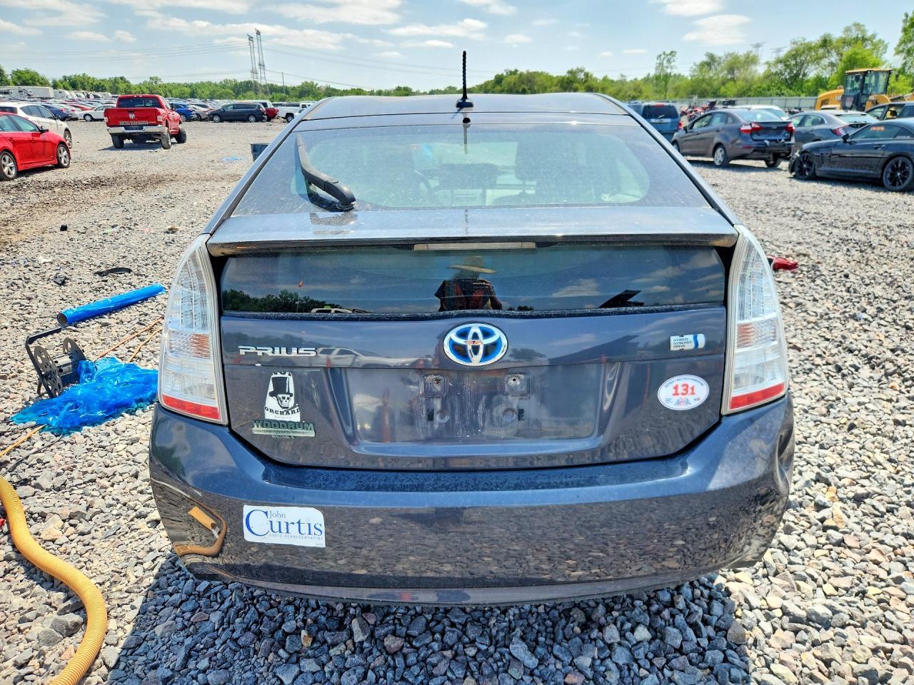 2011 Toyota Prius Two - Фото 6