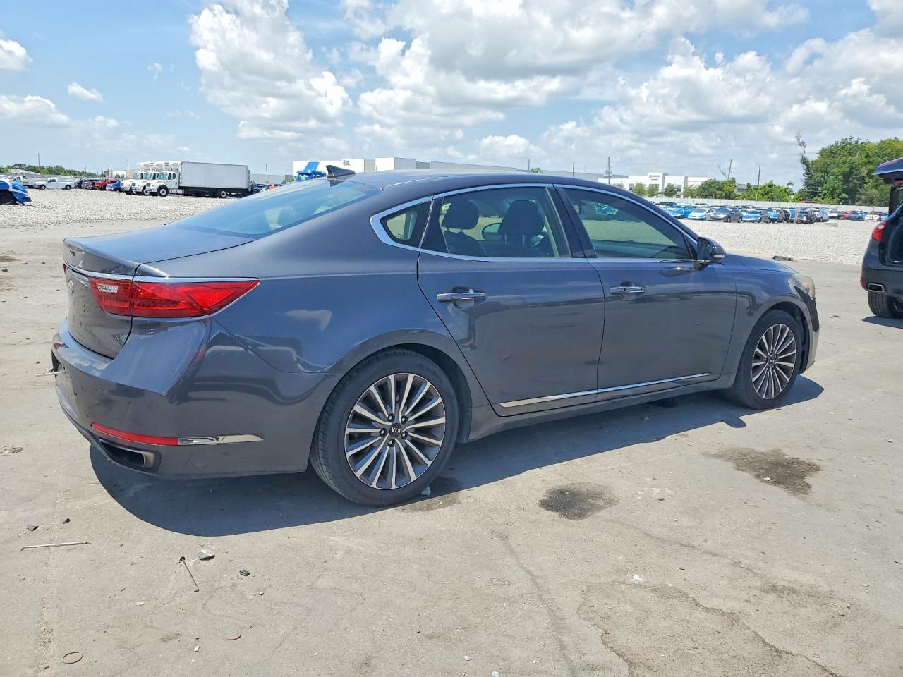 2017 Kia Cadenza Premium - Фото 3