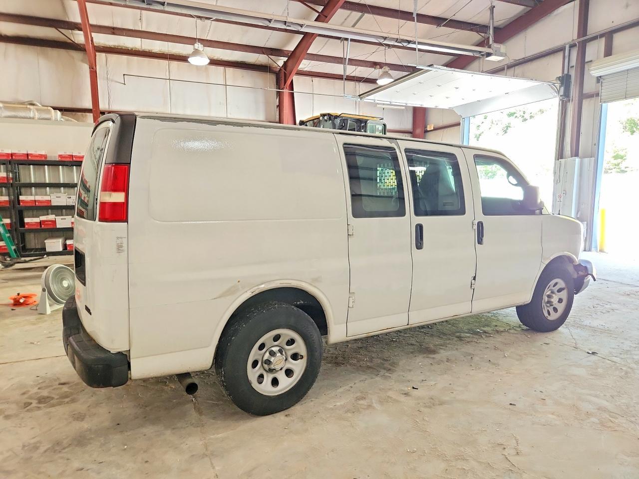 2014 Chevrolet Express G1500 Delivery Van - Фото 3