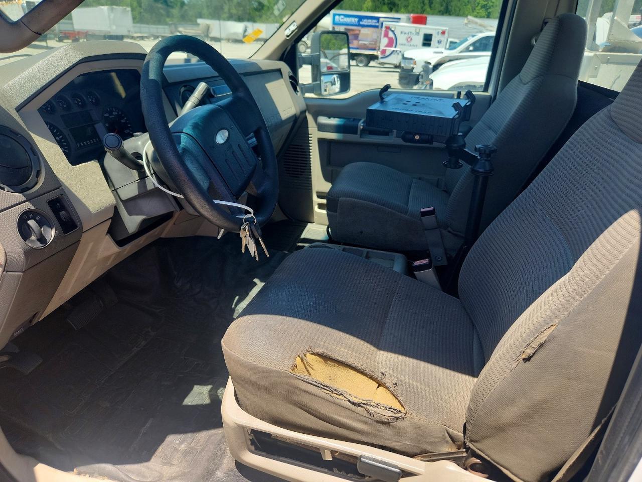 2008 Ford F450 Super Duty - Image 7