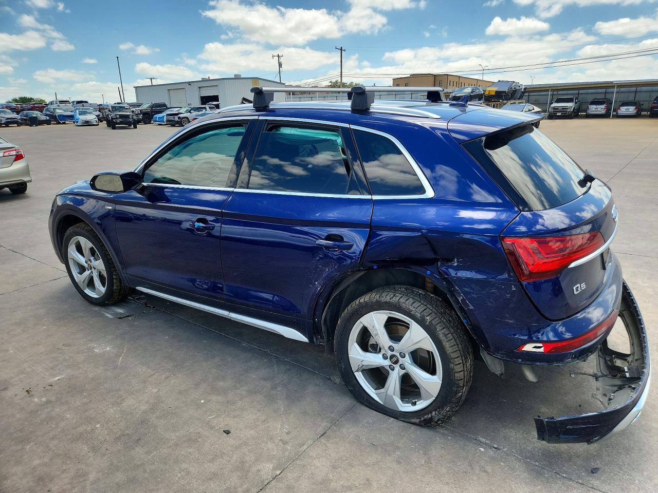 2022 Audi Q5 Premium Plus 45 - Фото 2