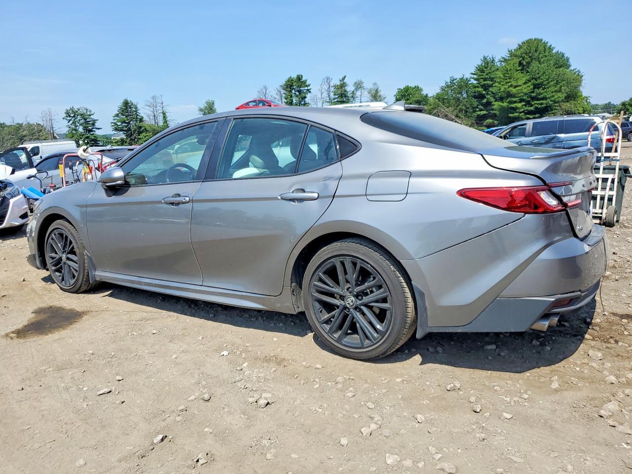 2026 Toyota Camry Se - Фото 2