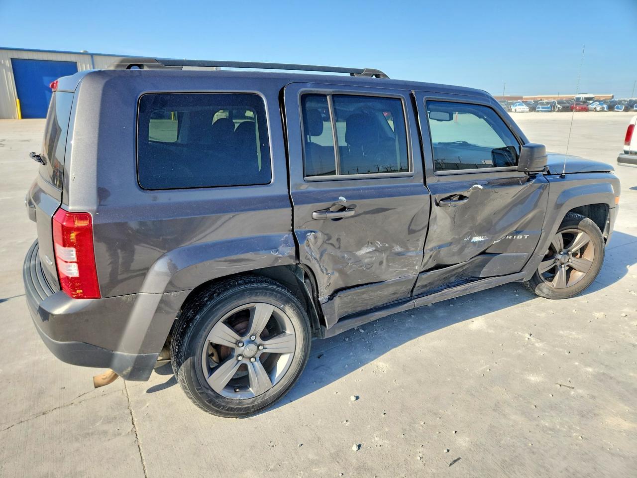 2015 Jeep Patriot Latitude - Фото 3