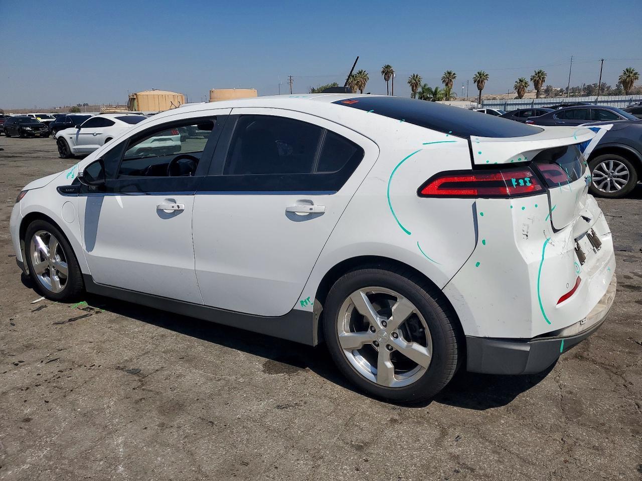 2015 Chevrolet Volt - Image 2
