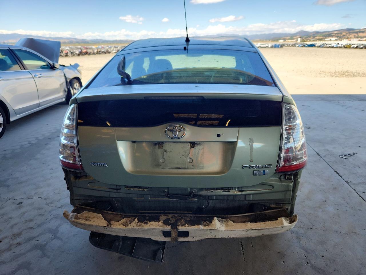 2008 Toyota Prius Touring - Image 6