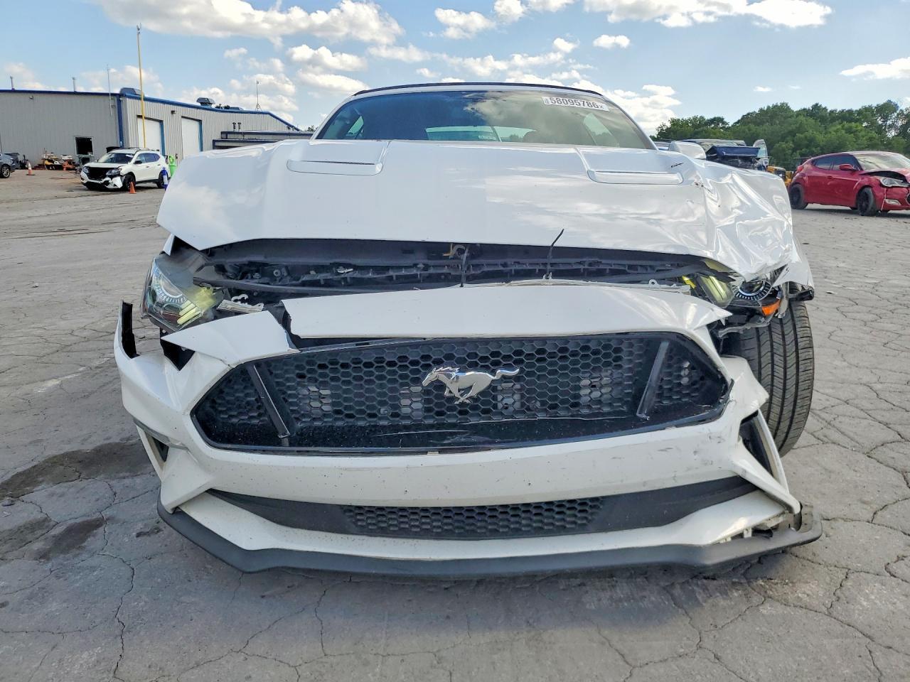 2020 Ford Mustang Gt - Фото 5