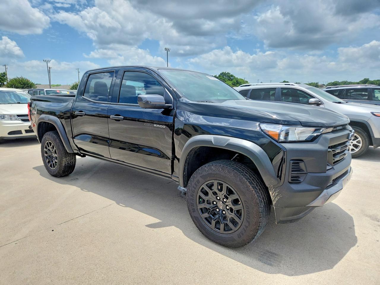 2025 Chevrolet Colorado Trail Boss - Image 4