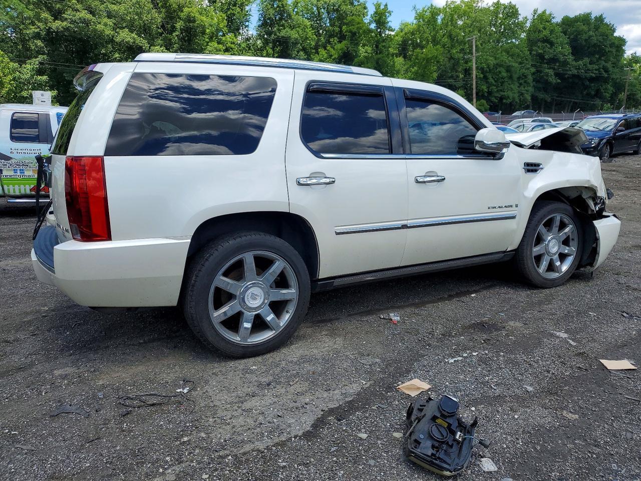 2007 Cadillac Escalade Luxury - Image 3