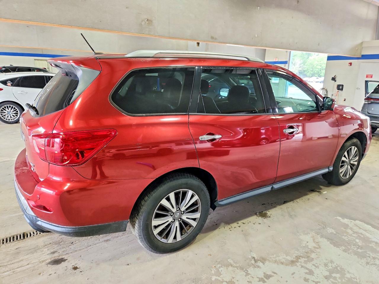 2017 Nissan Pathfinder Sl - Image 3