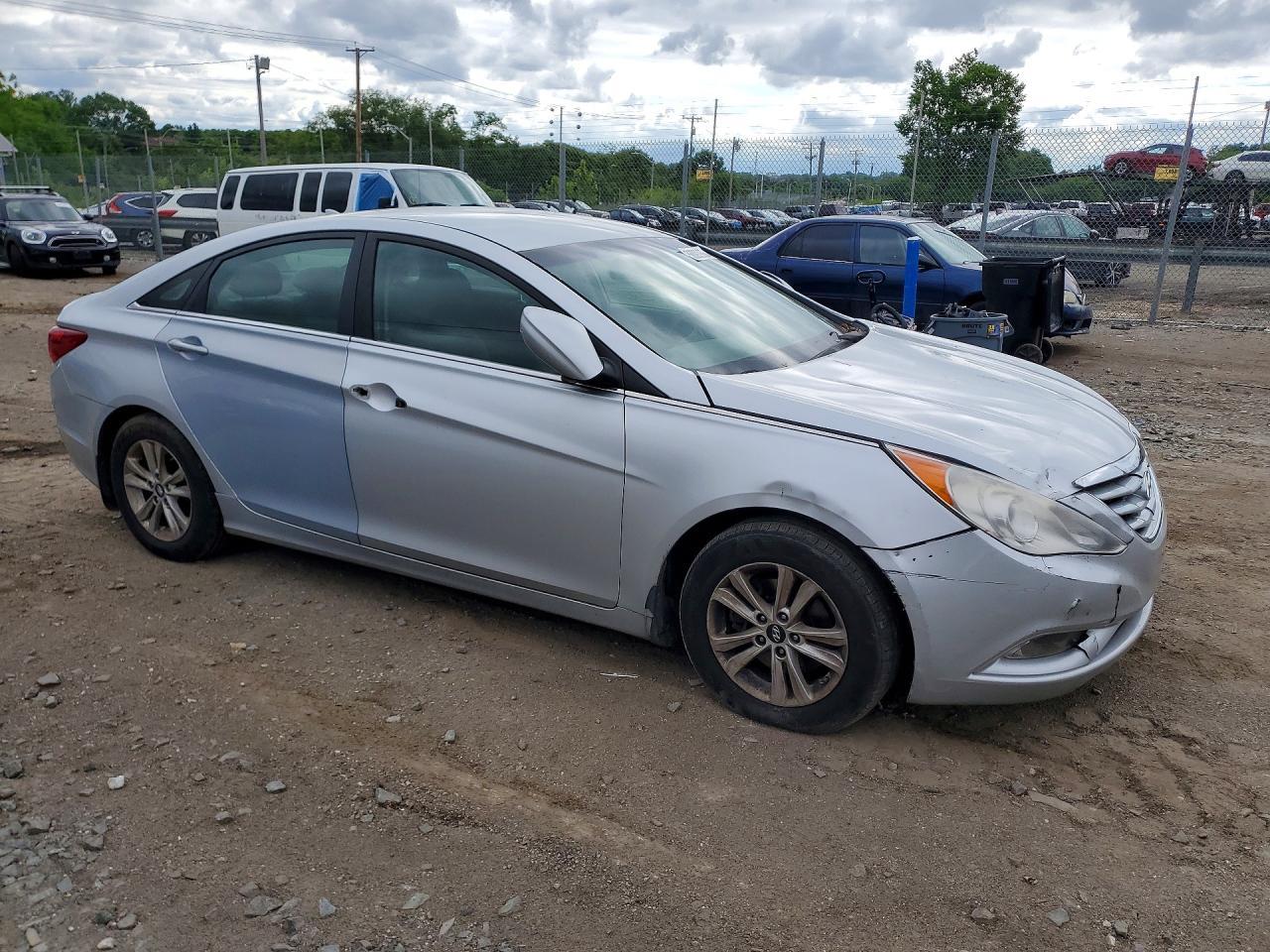 2013 Hyundai Sonata Gls - Image 4