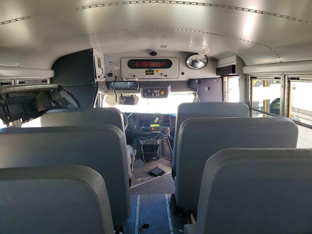 2014 Chevrolet Express G3 - School Bus - Фото 5