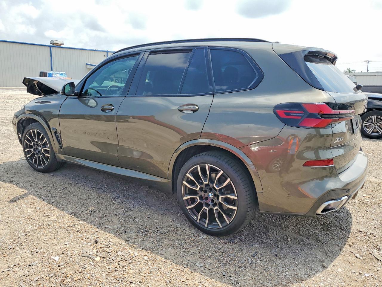 2025 BMW X5 Sdrive 40I - Image 2