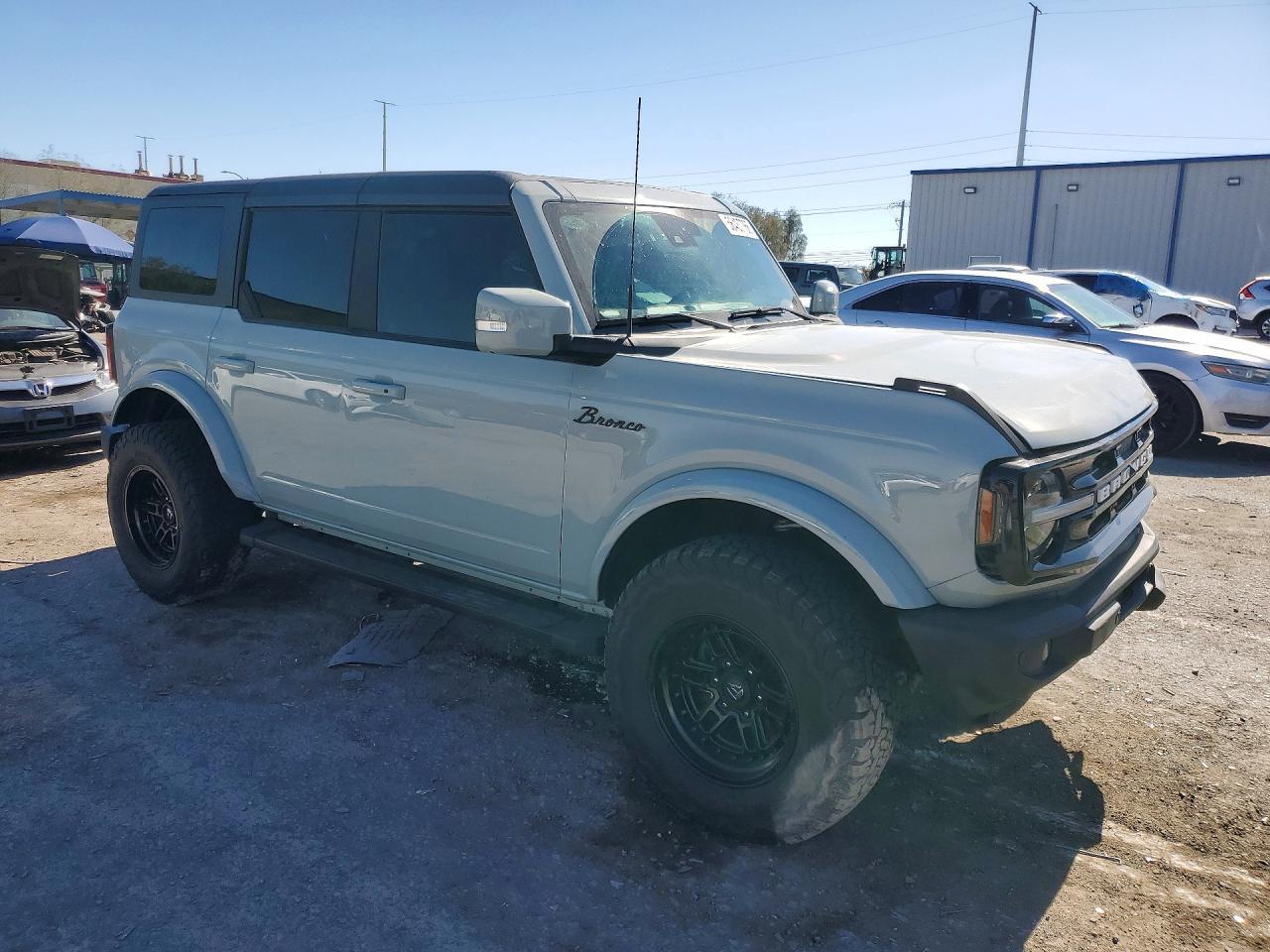 2022 Ford Bronco Base - Image 4