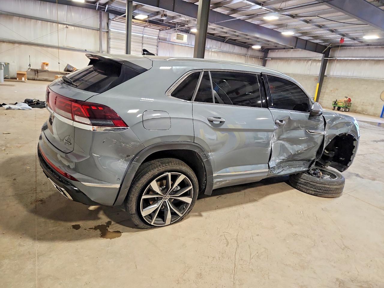 2026 Volkswagen Atlas Cross Sport Sel Premium R-Line - Image 3
