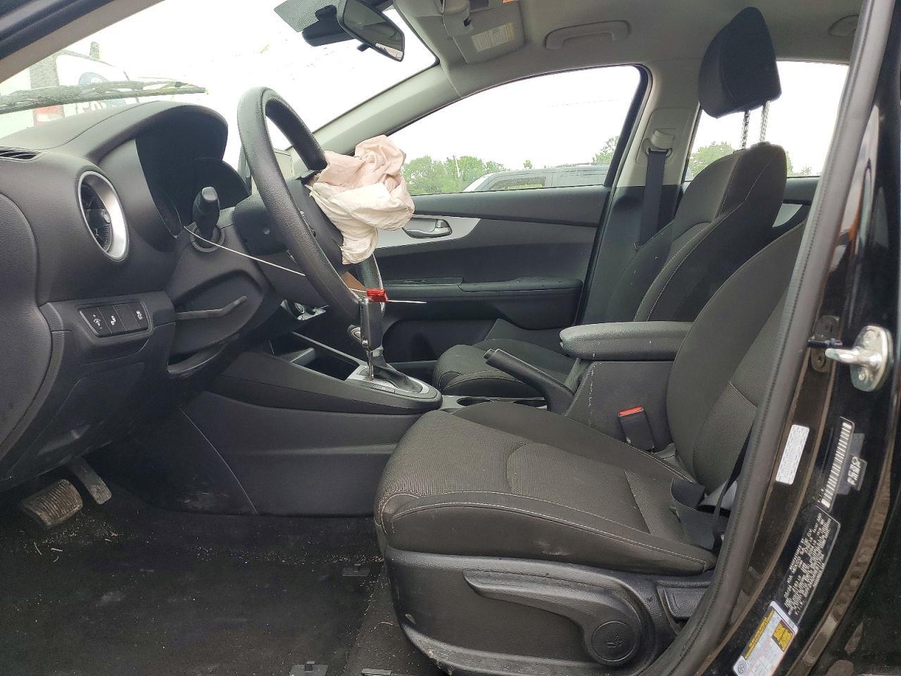 2024 Kia Forte Lxs - Image 7