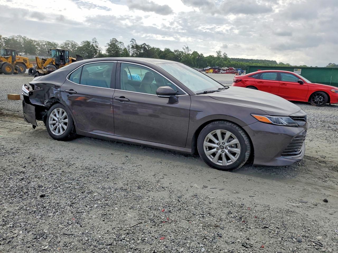 2019 Toyota Camry Le - Фото 4