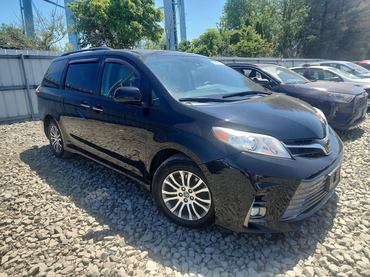 2020 Toyota Sienna Xle 8-Passenger - Фото 4