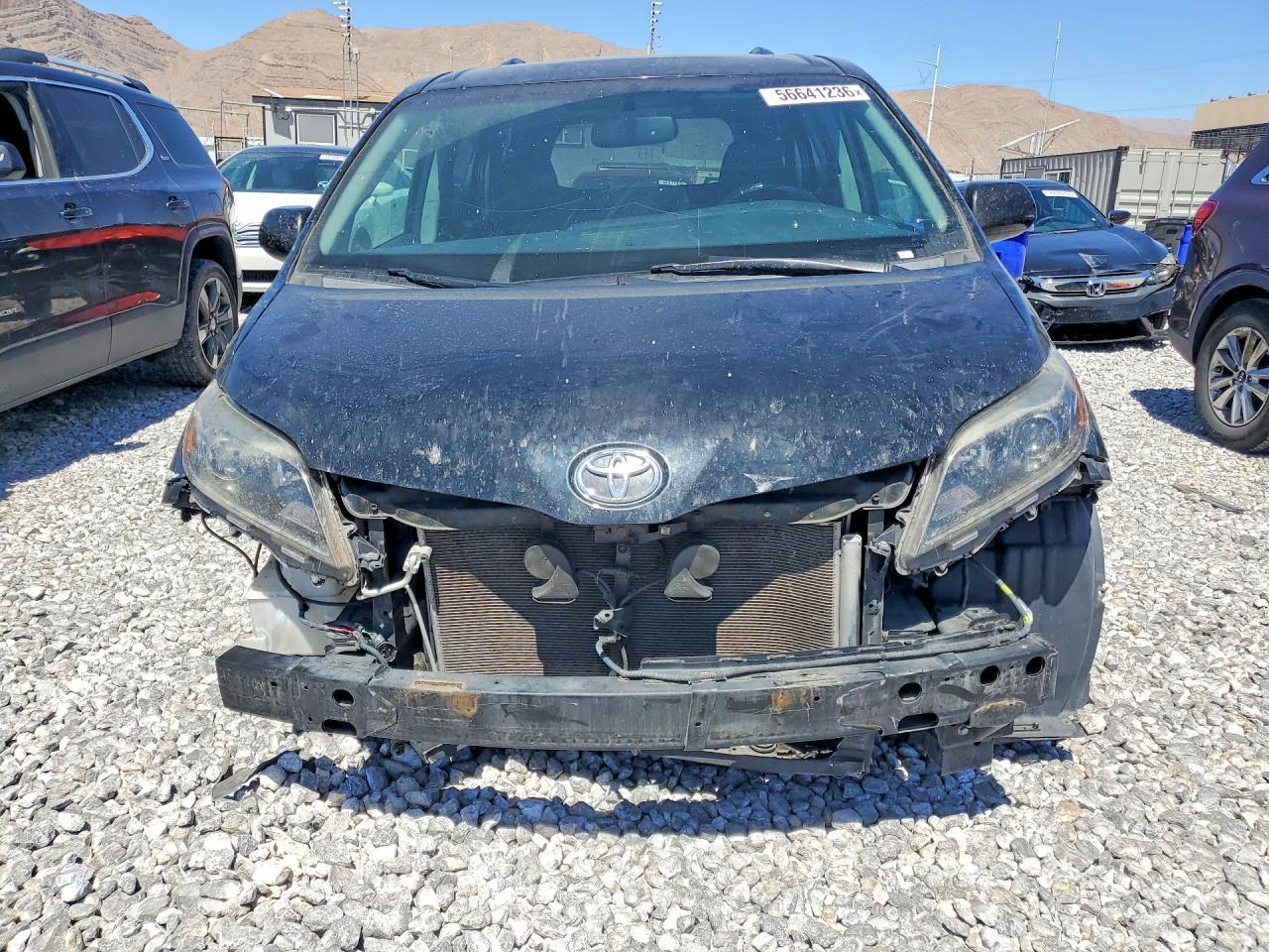 2017 Toyota Sienna Se - Фото 5