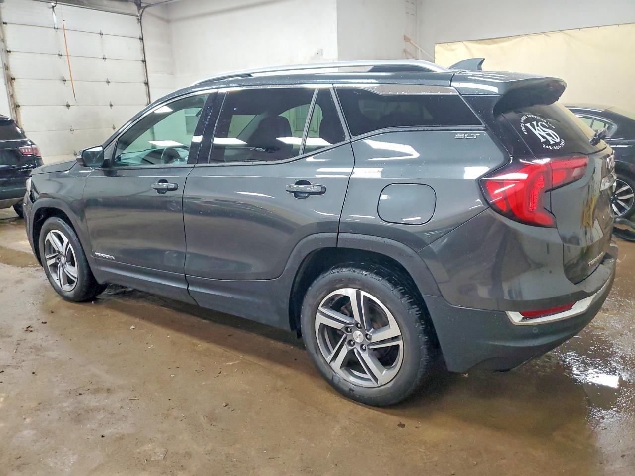 2019 GMC Terrain Slt - Image 2
