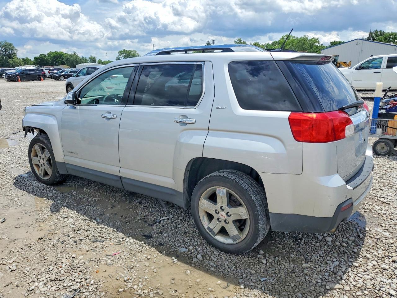 2013 GMC Terrain Slt - Image 2
