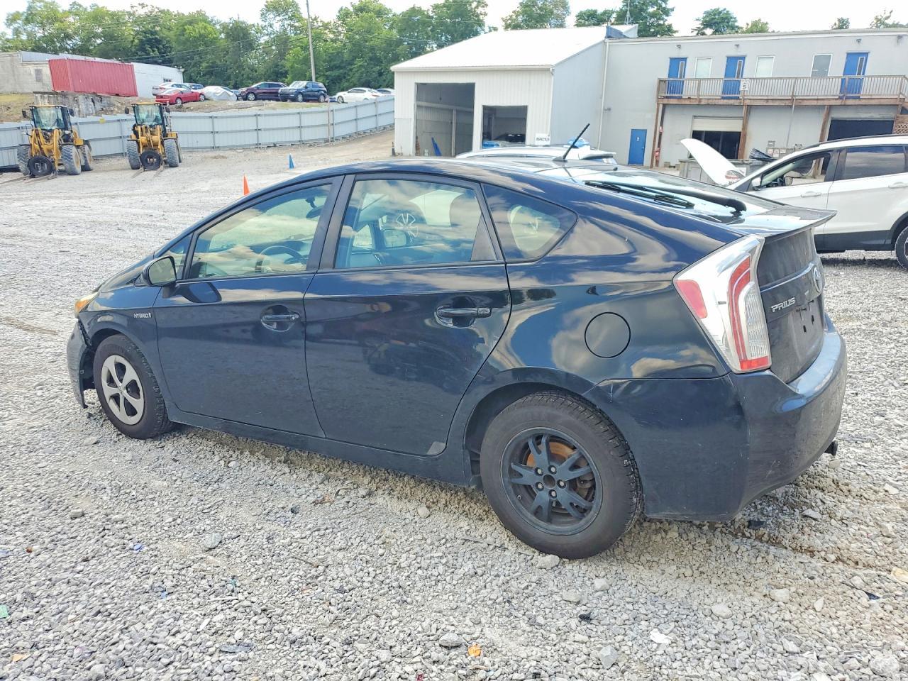 2012 Toyota Prius Two - Фото 2
