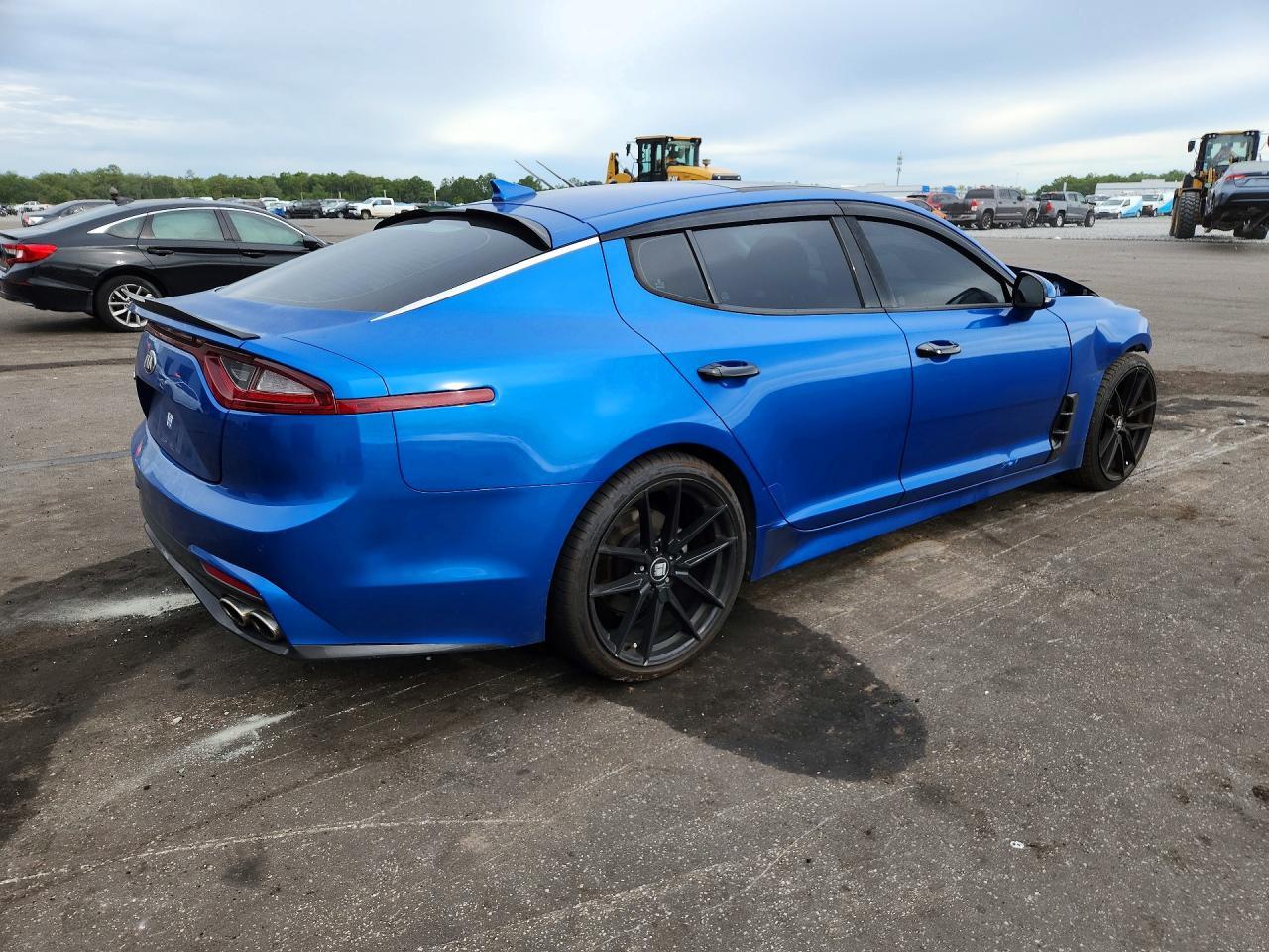 2019 Kia Stinger Premium - Image 3