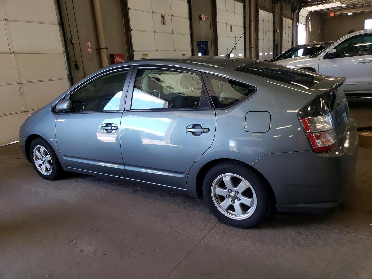 2004 Toyota Prius Base - Фото 2