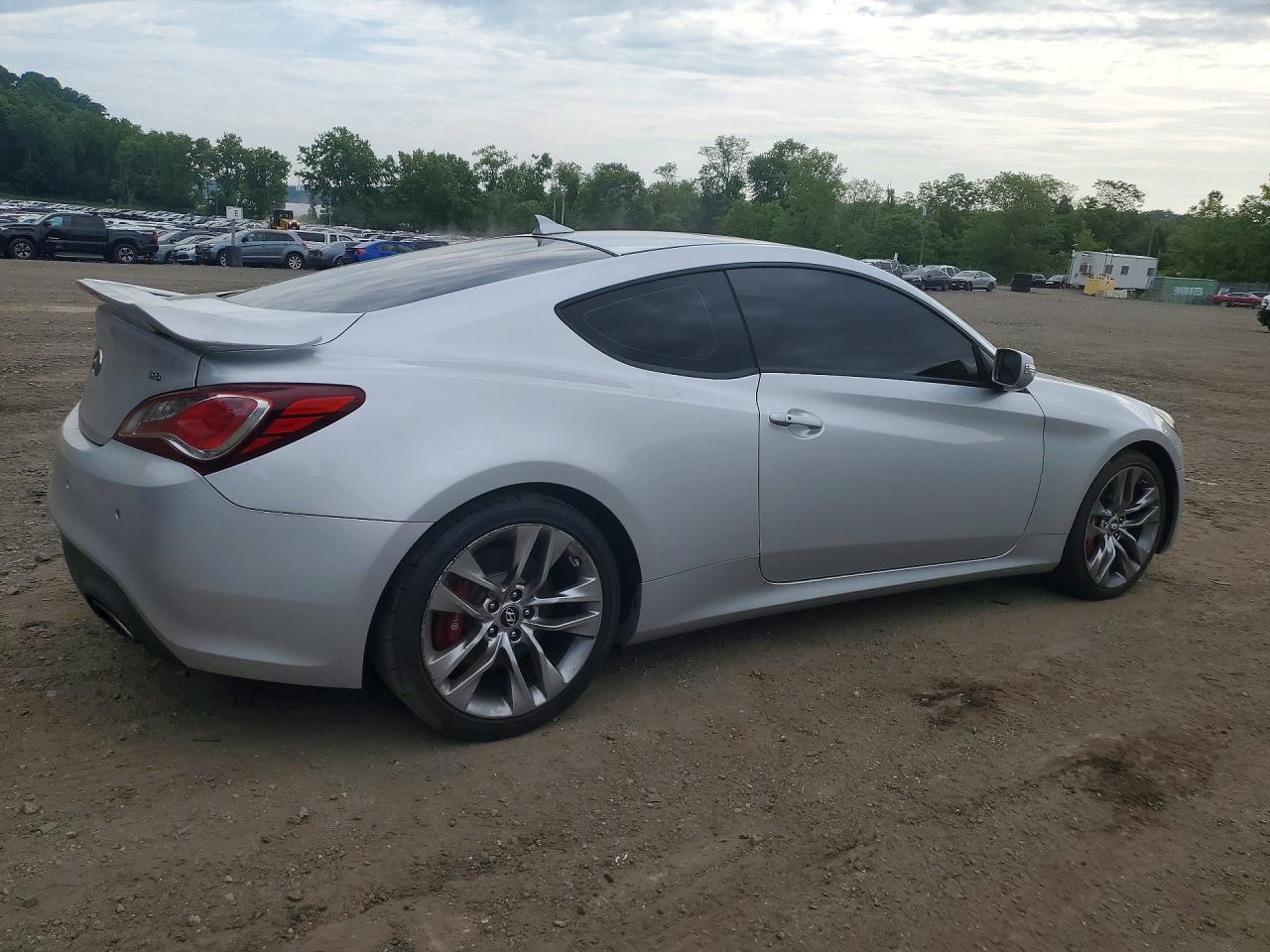 2015 Hyundai Genesis Coupe 3.8 Ultimate - Image 3