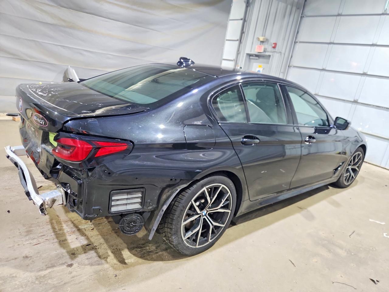 2021 BMW 540 Xi - Фото 3