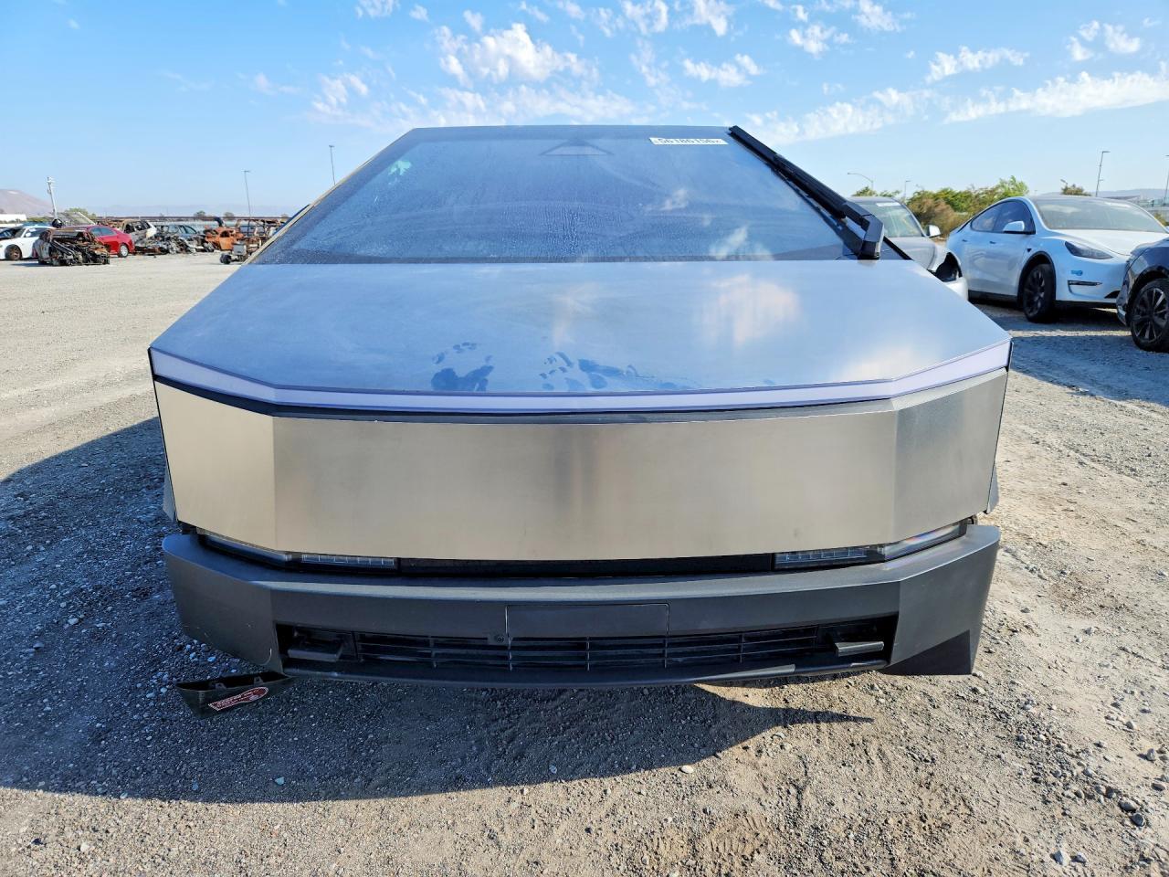 2024 Tesla Cybertruck - Фото 5