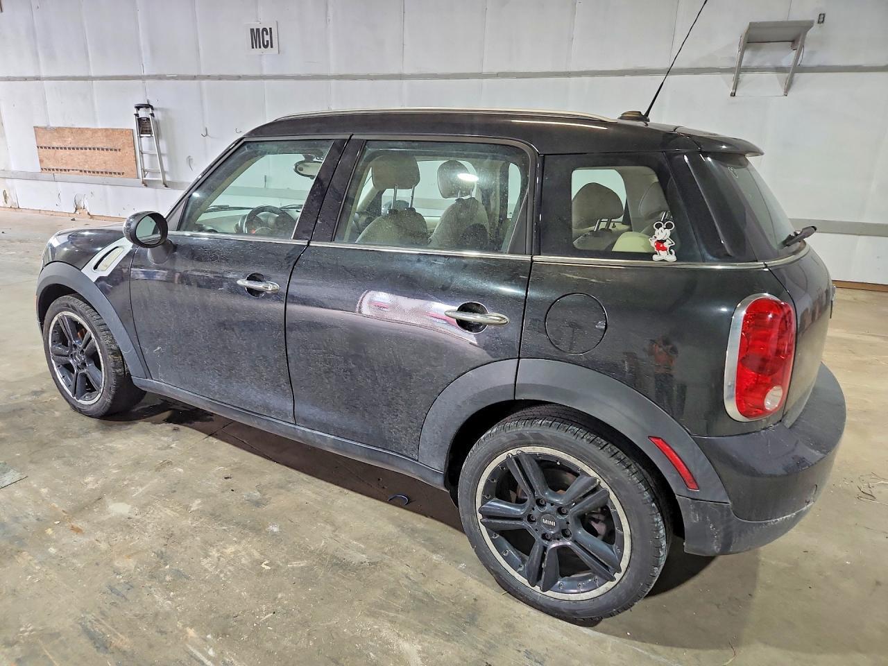 2011 Mini Cooper Countryman - Image 2