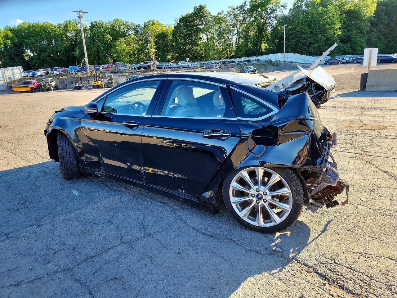2017 Ford Fusion Titanium - Фото 2
