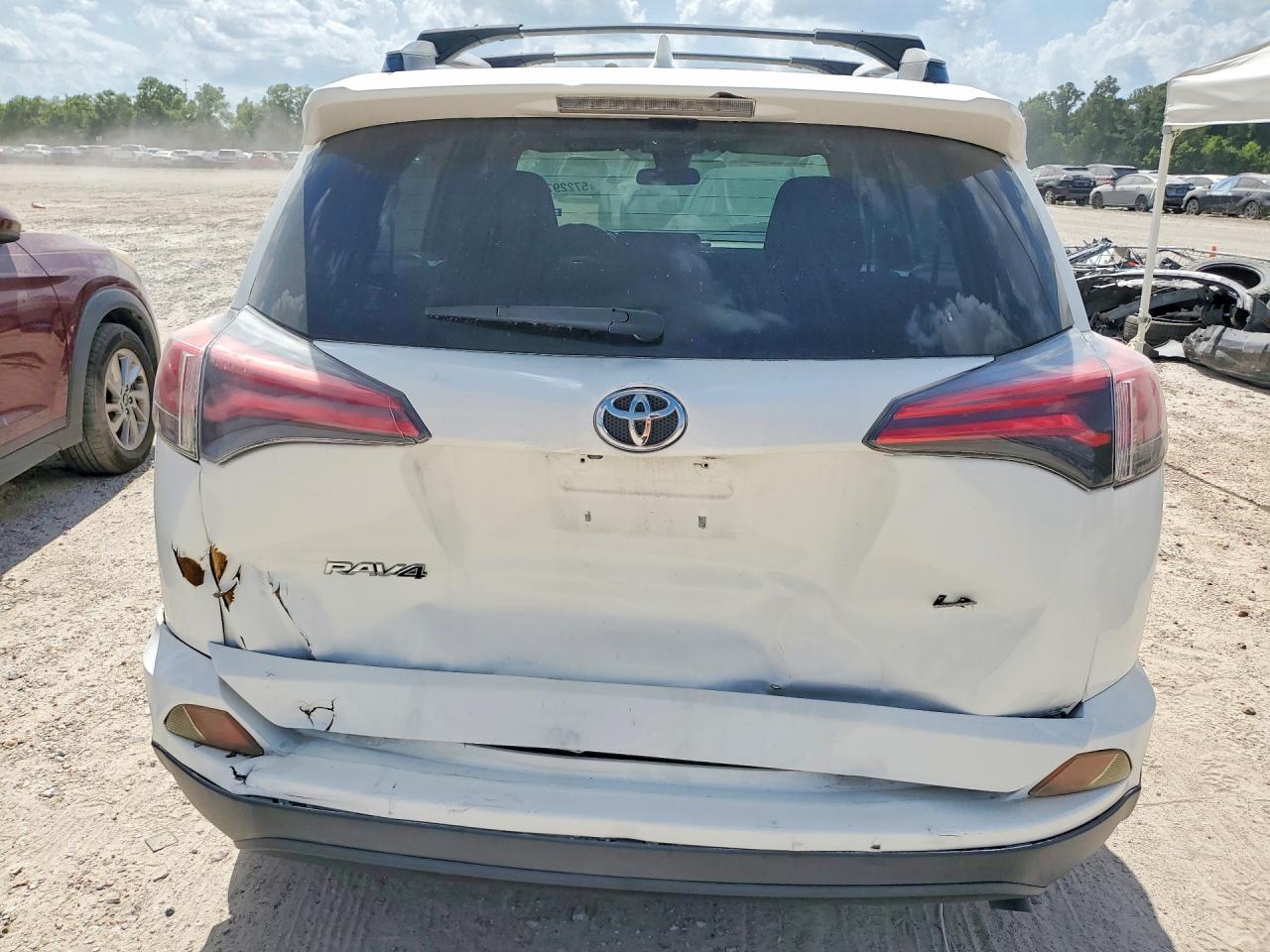 2017 Toyota Rav4 Le - Image 6