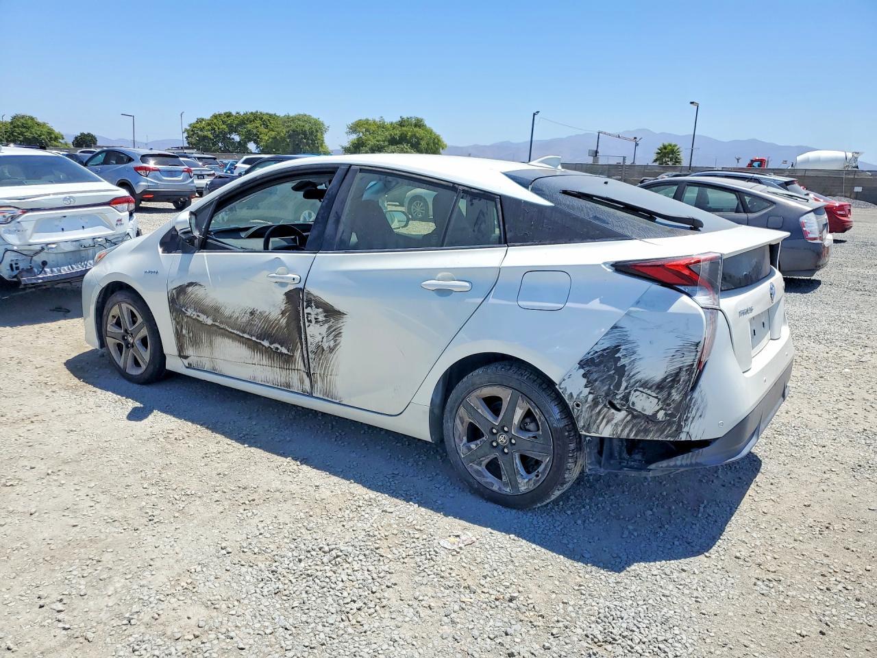 2018 Toyota Prius Three Touring - Image 2