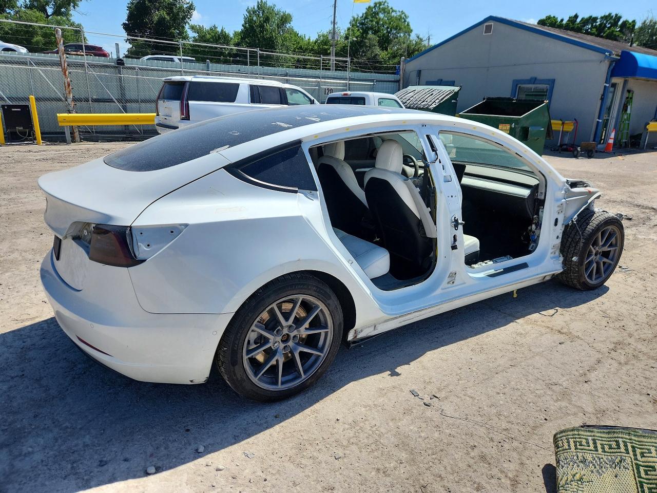2021 Tesla Model 3 - Image 3