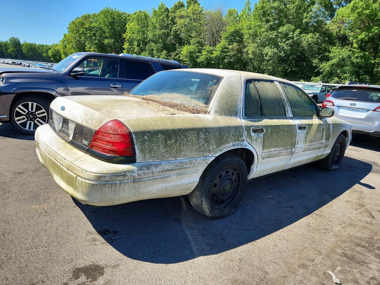 2010 Ford Crown Victoria S - Фото 3