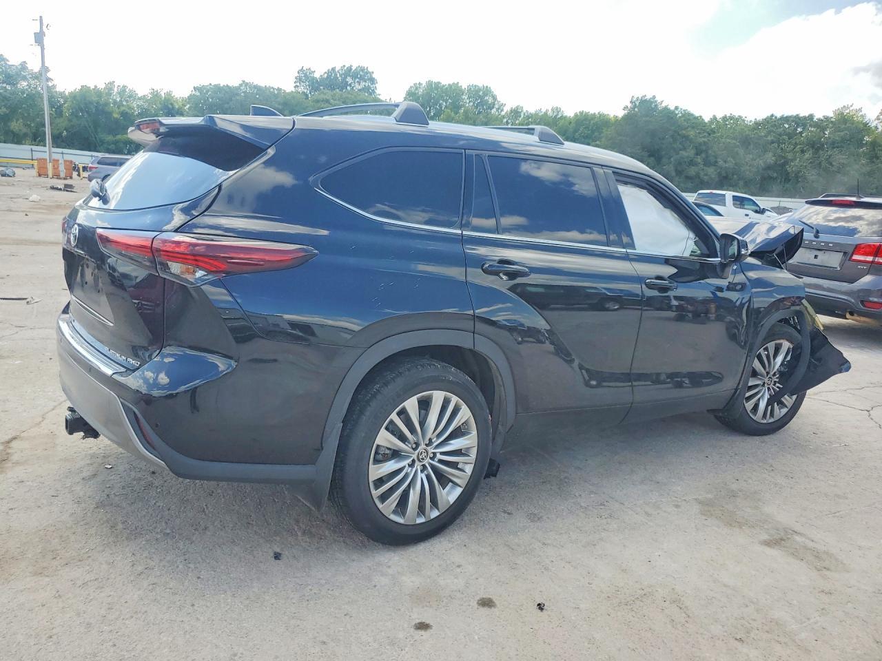 2024 Toyota Highlander Platinum - Фото 3