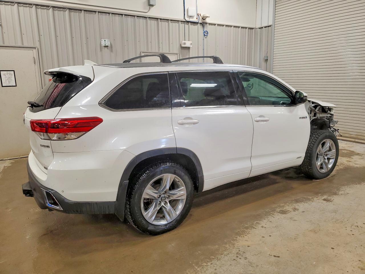 2018 Toyota Highlander Hybrid Limited - Image 3