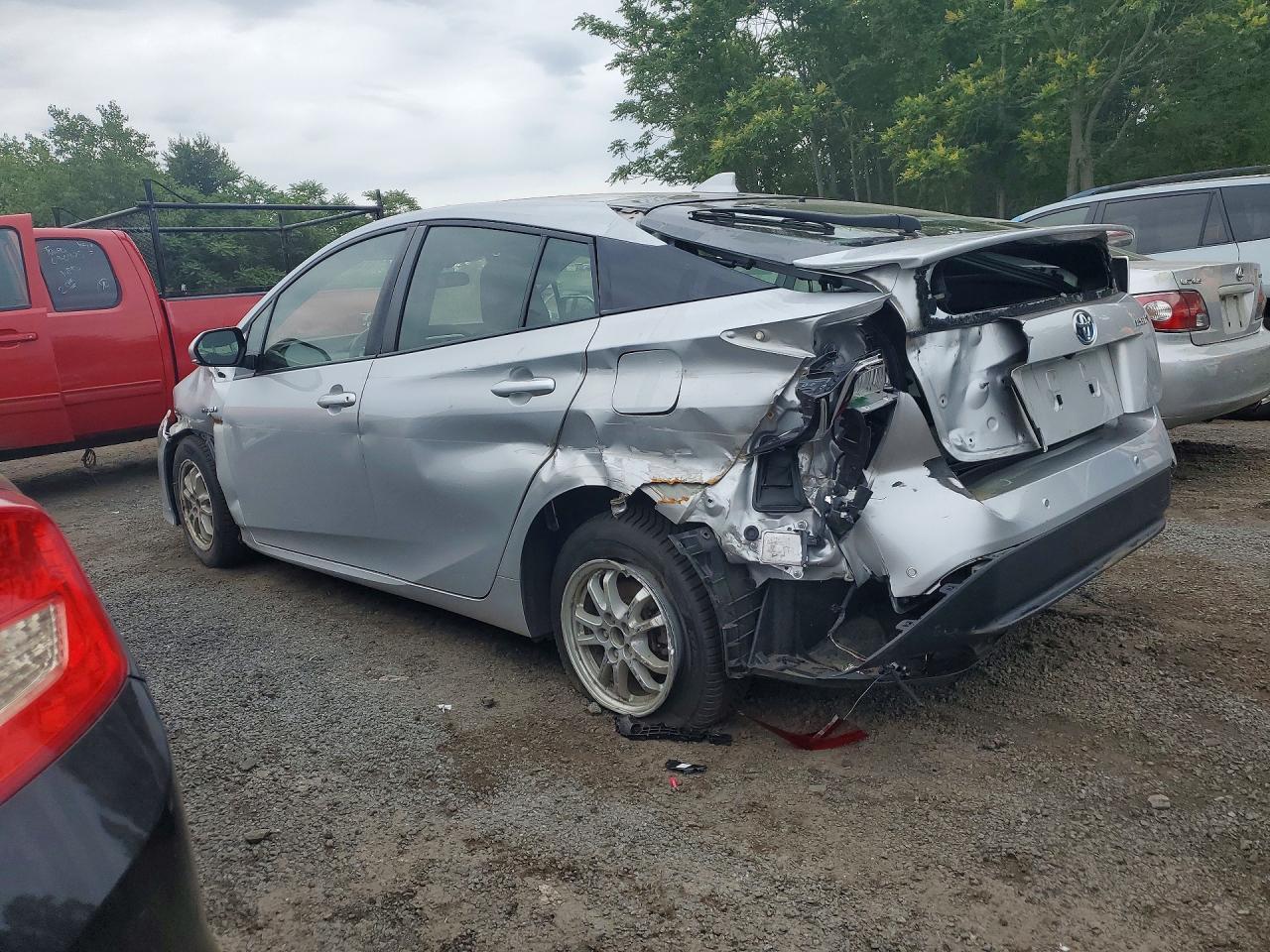 2018 Toyota Prius Three - Фото 2