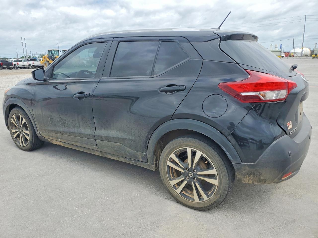 2020 Nissan Kicks Sv - Image 2