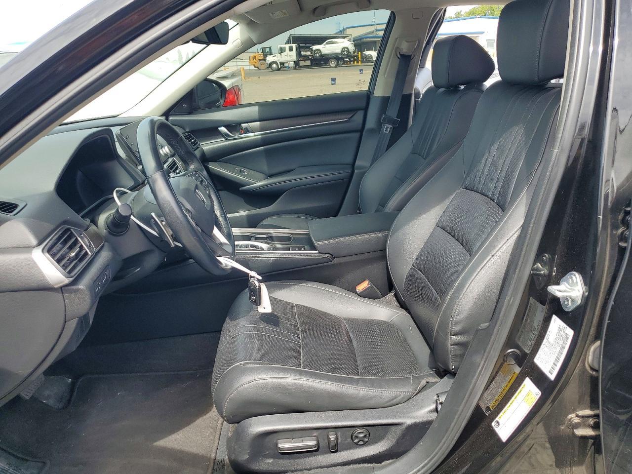 2021 Honda Accord Touring - Фото 7