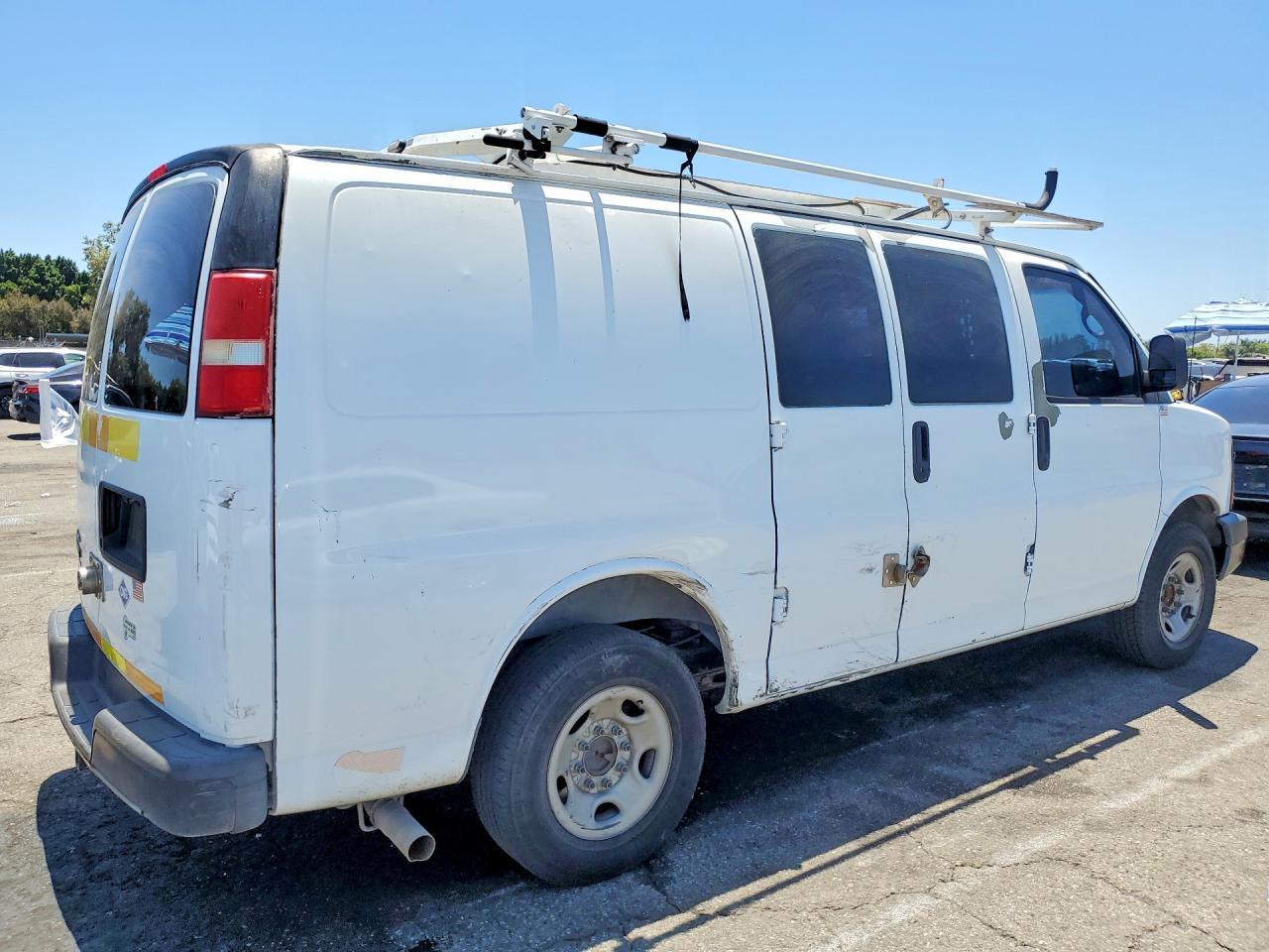 2012 Chevrolet Express 2500 Cargo Delivery Van - Image 3